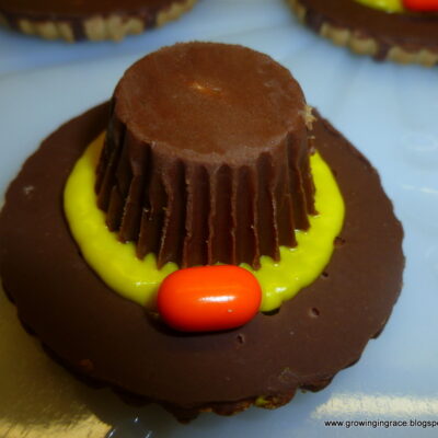 Growing in Grace | Pilgrim Hat Cookies